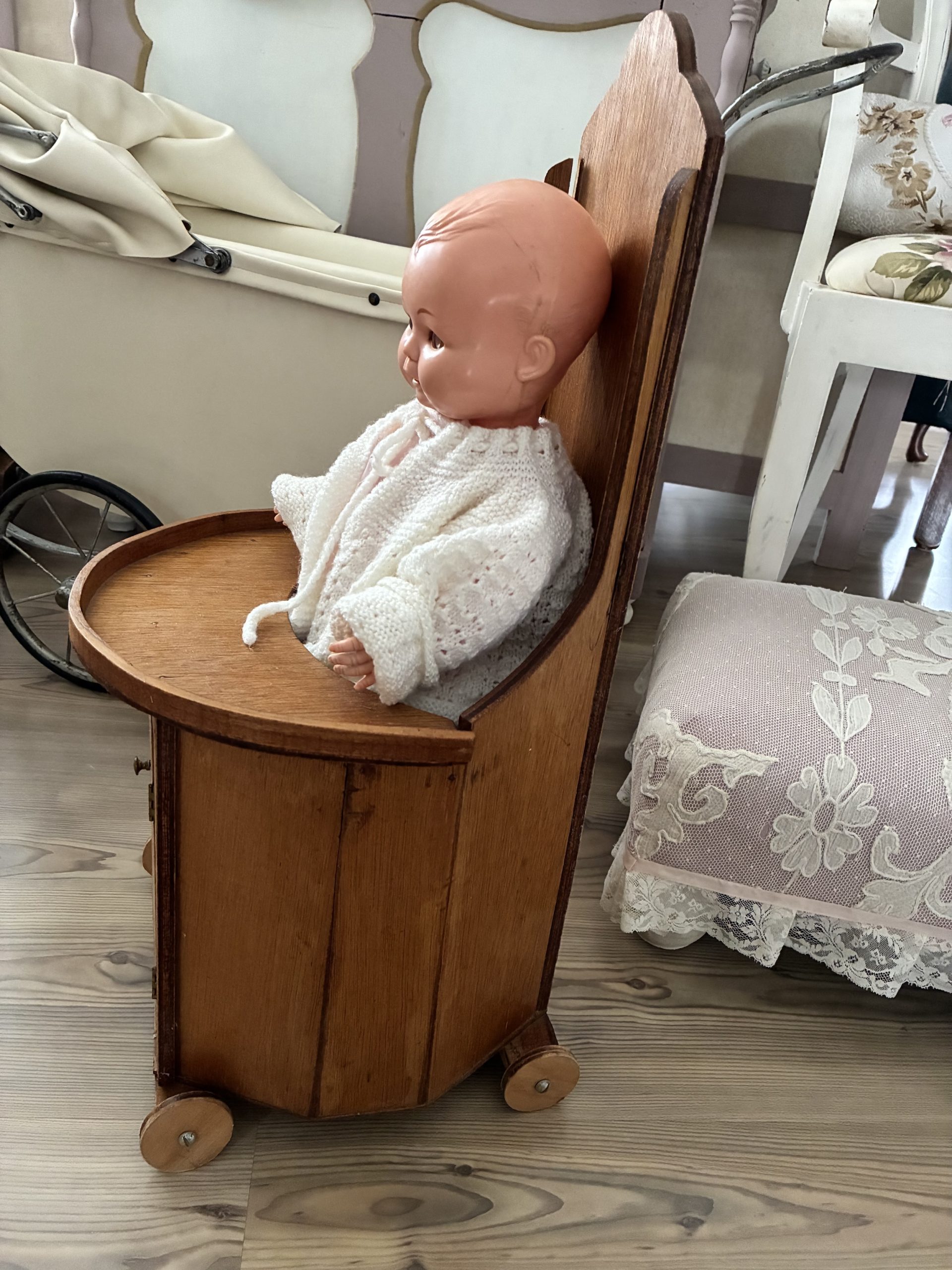 Poppen kinderstoel